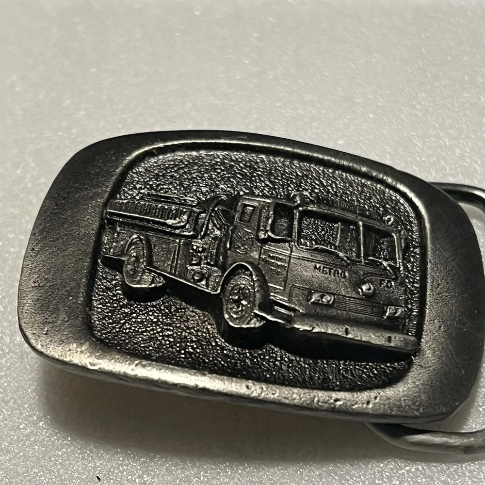 Vintage MM United Chicago Fire Truck Belt Buckle Solid Metal USA 1983 D1341